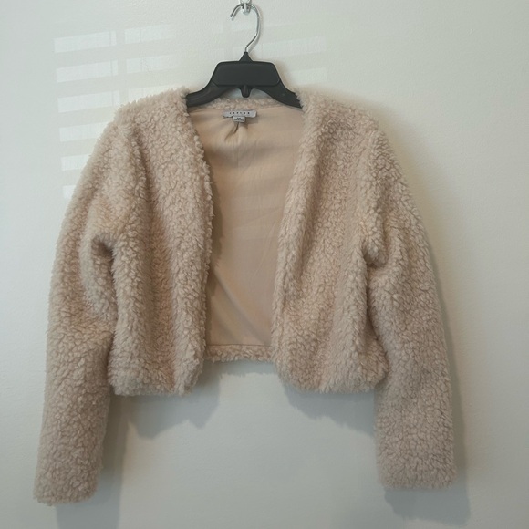 Furry Jacket size medium - Picture 1 of 4